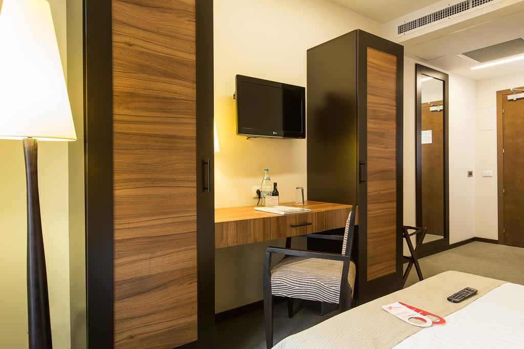Europa Royale 4* Bucharest